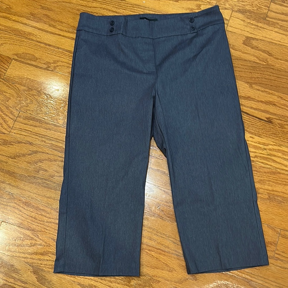 Rekucci Women's Ease into Comfort Blue Denim Capri with Button Detail size 16p